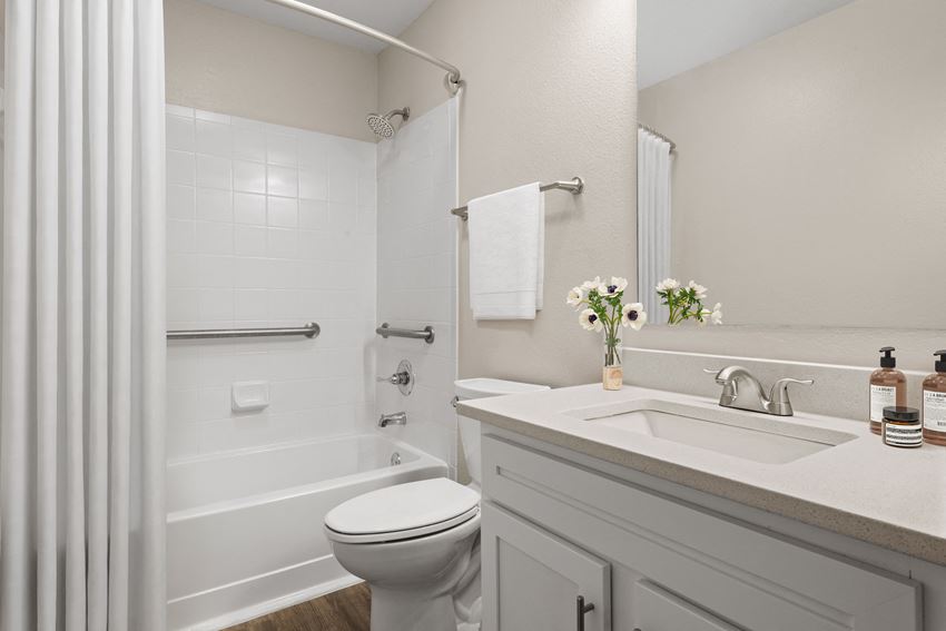 Matthews Reserve Apartments, 1315 Cameron Village Drive, Matthews, NC